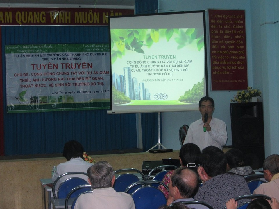 Tuyen truyen nhan thuc ve thu gom rac Tan Lap.jpg